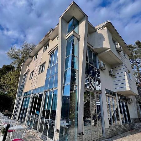 פודגוריצה Hotel Ambasador מראה חיצוני תמונה