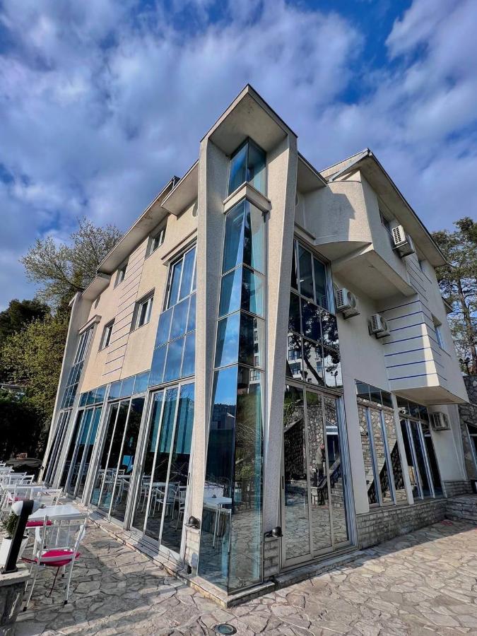 פודגוריצה Hotel Ambasador מראה חיצוני תמונה