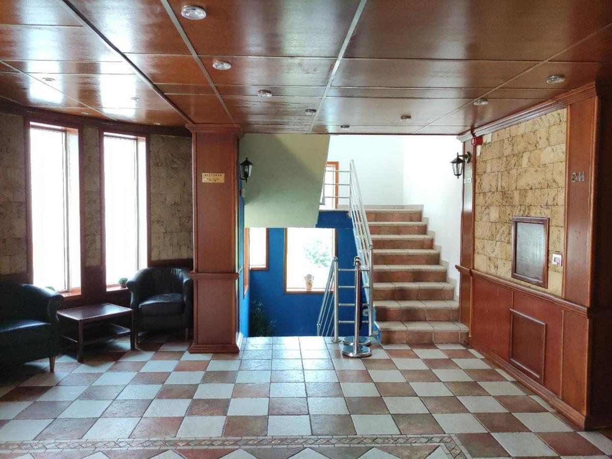 פודגוריצה Hotel Ambasador מראה חיצוני תמונה