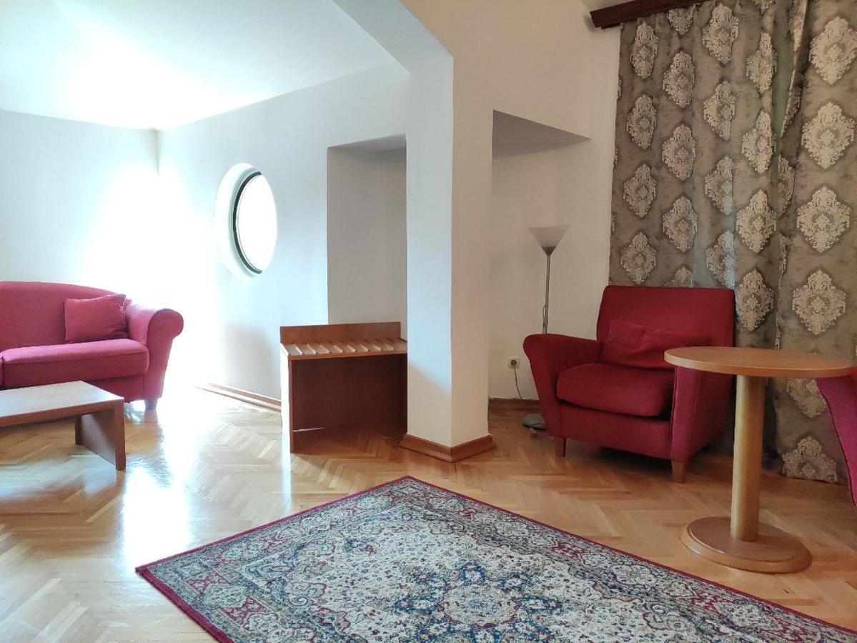 פודגוריצה Hotel Ambasador מראה חיצוני תמונה