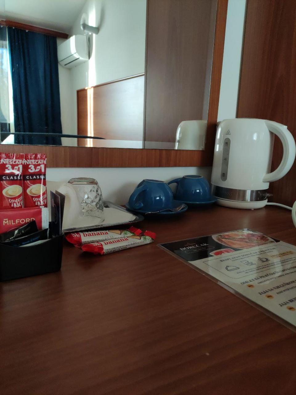 פודגוריצה Hotel Ambasador מראה חיצוני תמונה