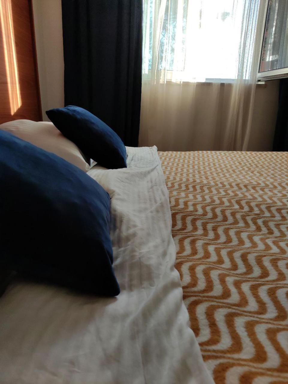 פודגוריצה Hotel Ambasador מראה חיצוני תמונה