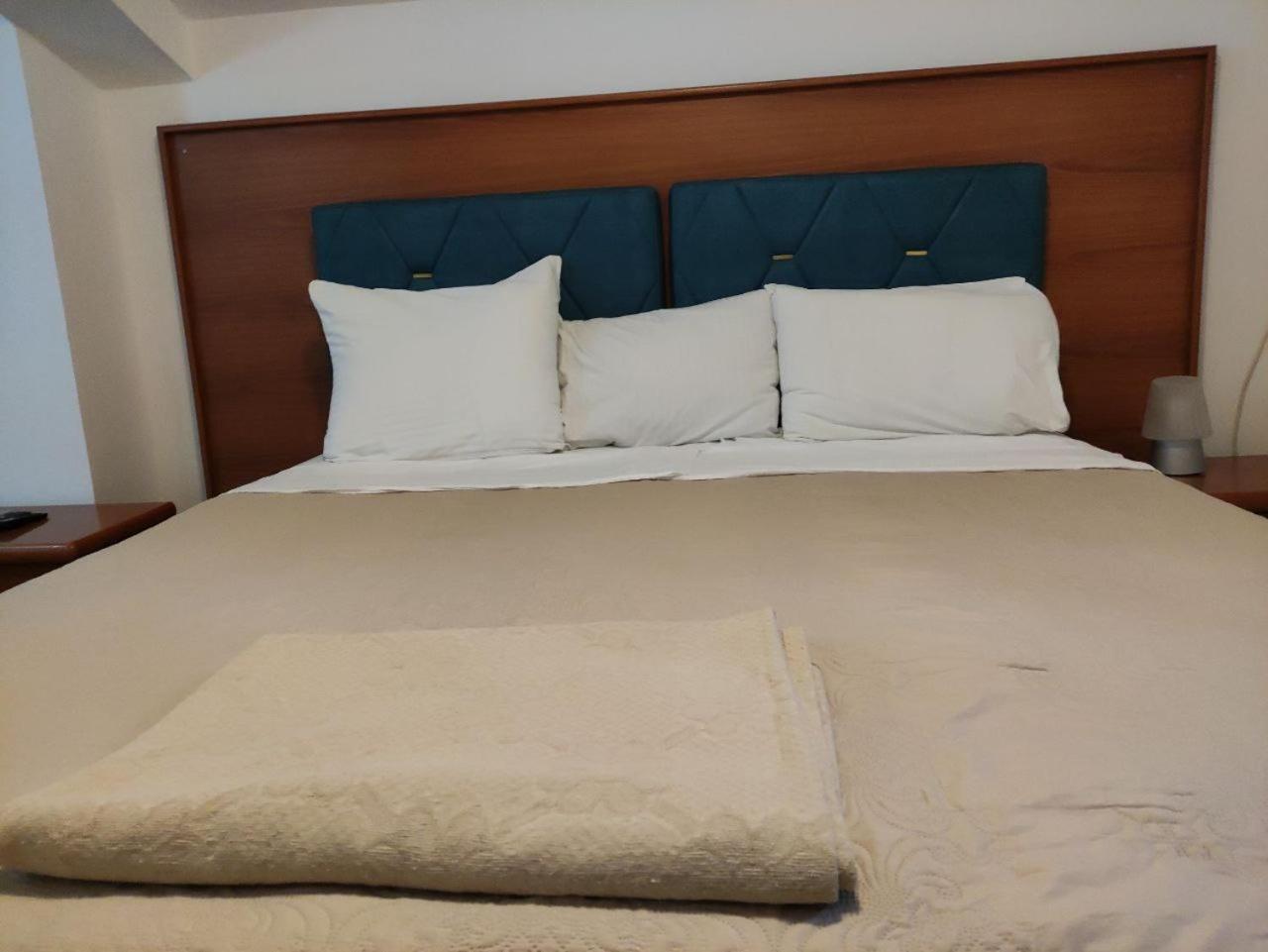 פודגוריצה Hotel Ambasador מראה חיצוני תמונה